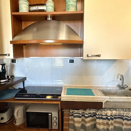 Private Garden & Sea View - And Peaceful דירה